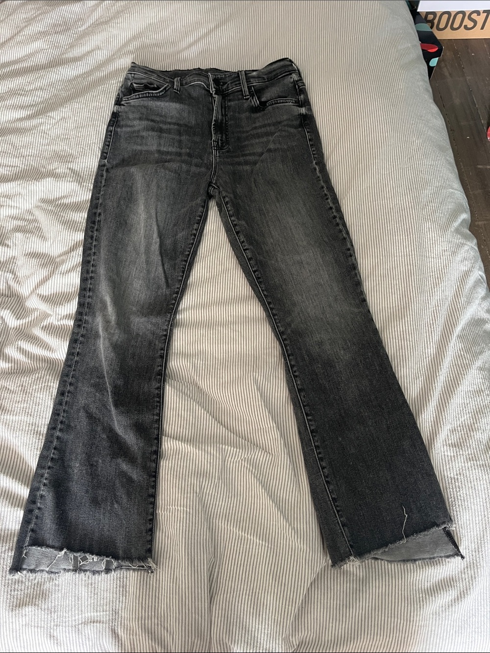 Women’s Mother Black Washed Crop Jeans with Raw Hem
